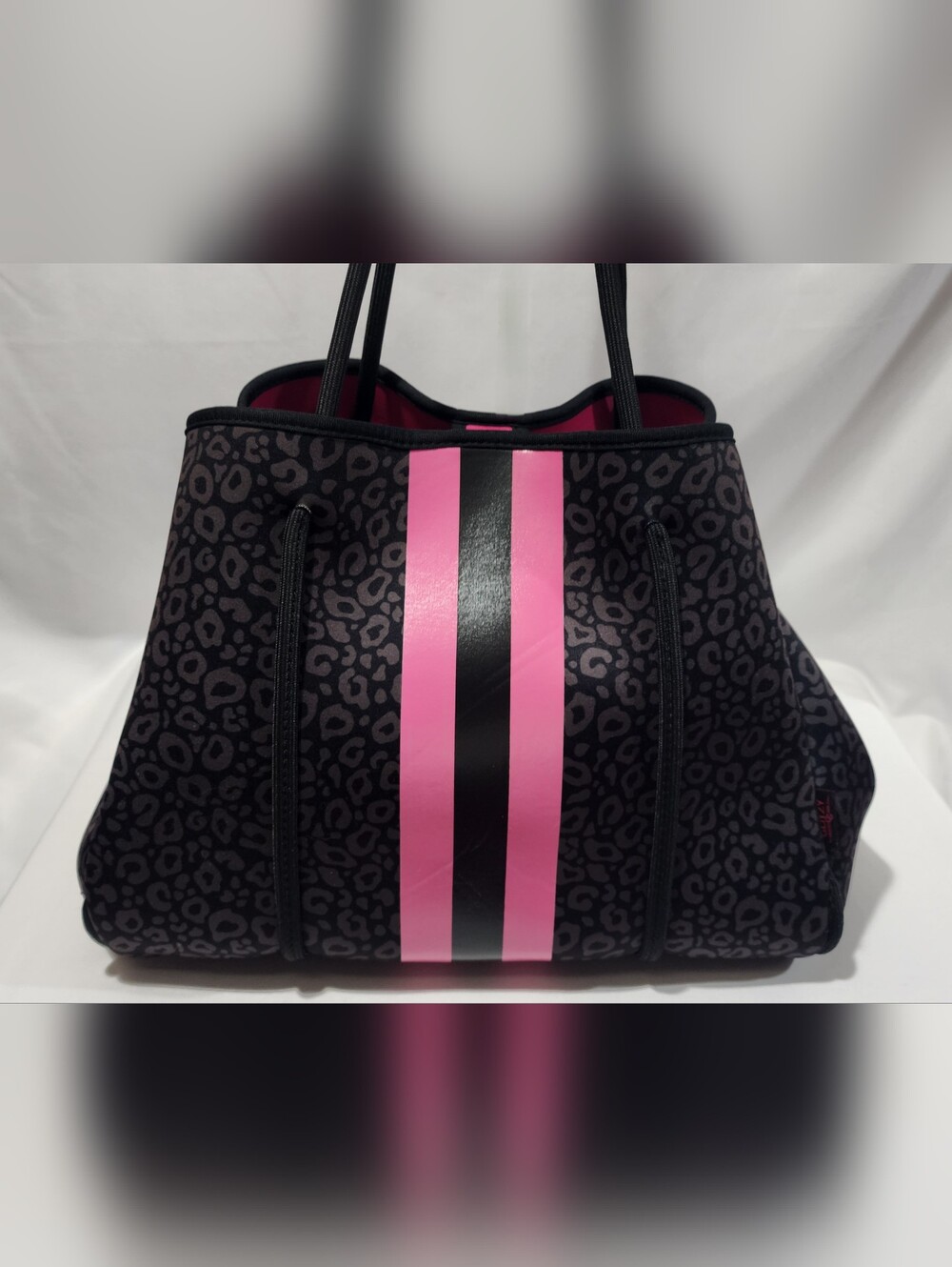 Glitzy Girlz Boutique Black Leopard Neoprene Tote w/ Pink Stripe Matching Pouch - Picture 8 of 13